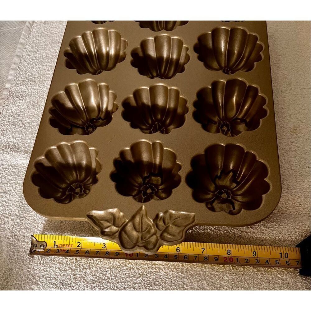 Nordic Ware Williams Sonoma Pumpkin Patch Mini Bundt Pan Muffin Cake Pan - Picture 10 of 10